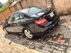 Mercedes-Benz C300 2010 Black