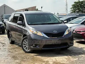 Toyota Sienna 2012 Gray