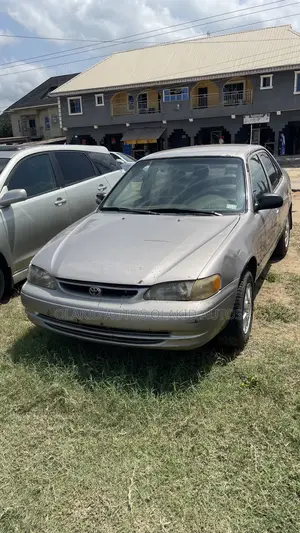 Toyota Corolla 2.2 D Sedan 2002 Gold