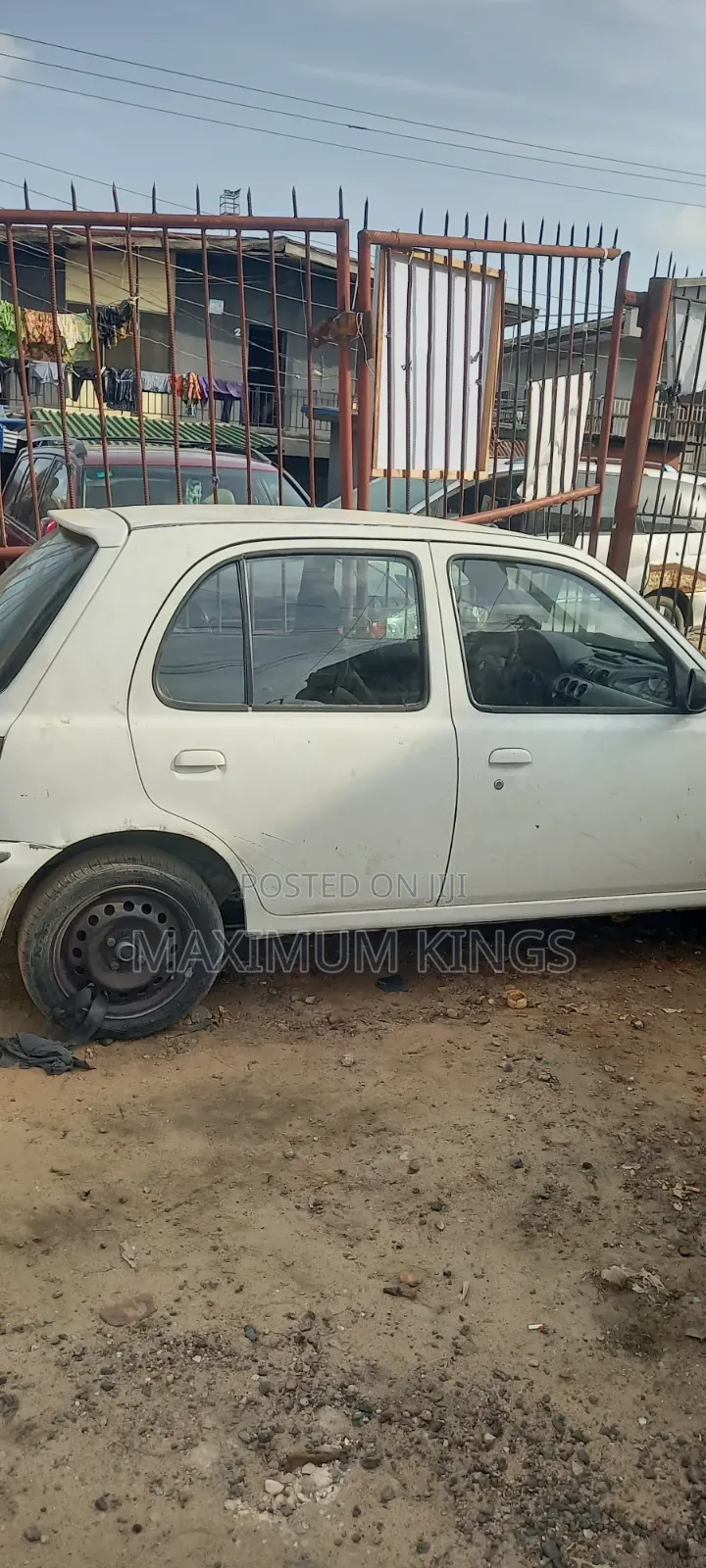 Nissan Serena 2002 White