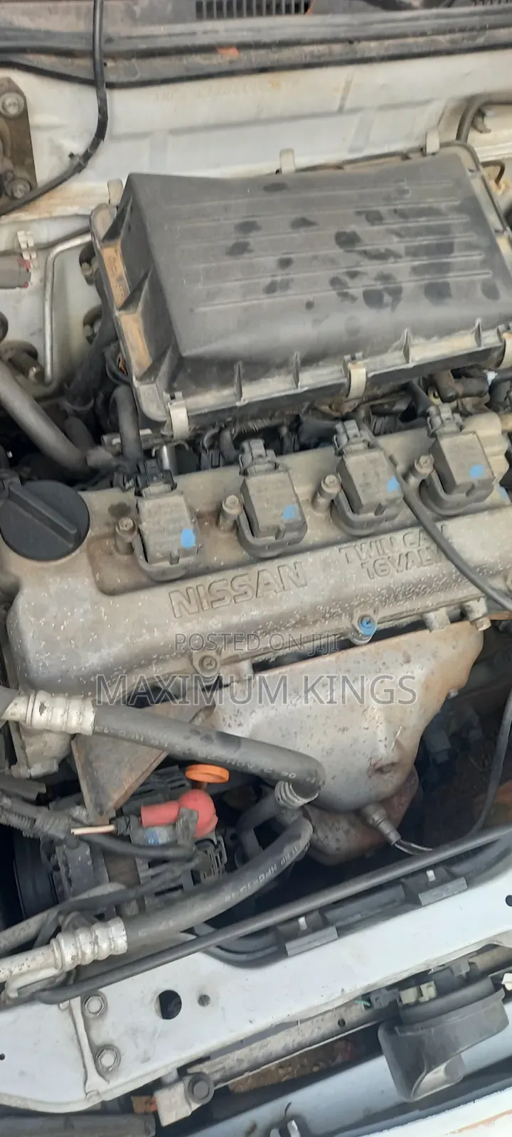 Nissan Serena 2002 White
