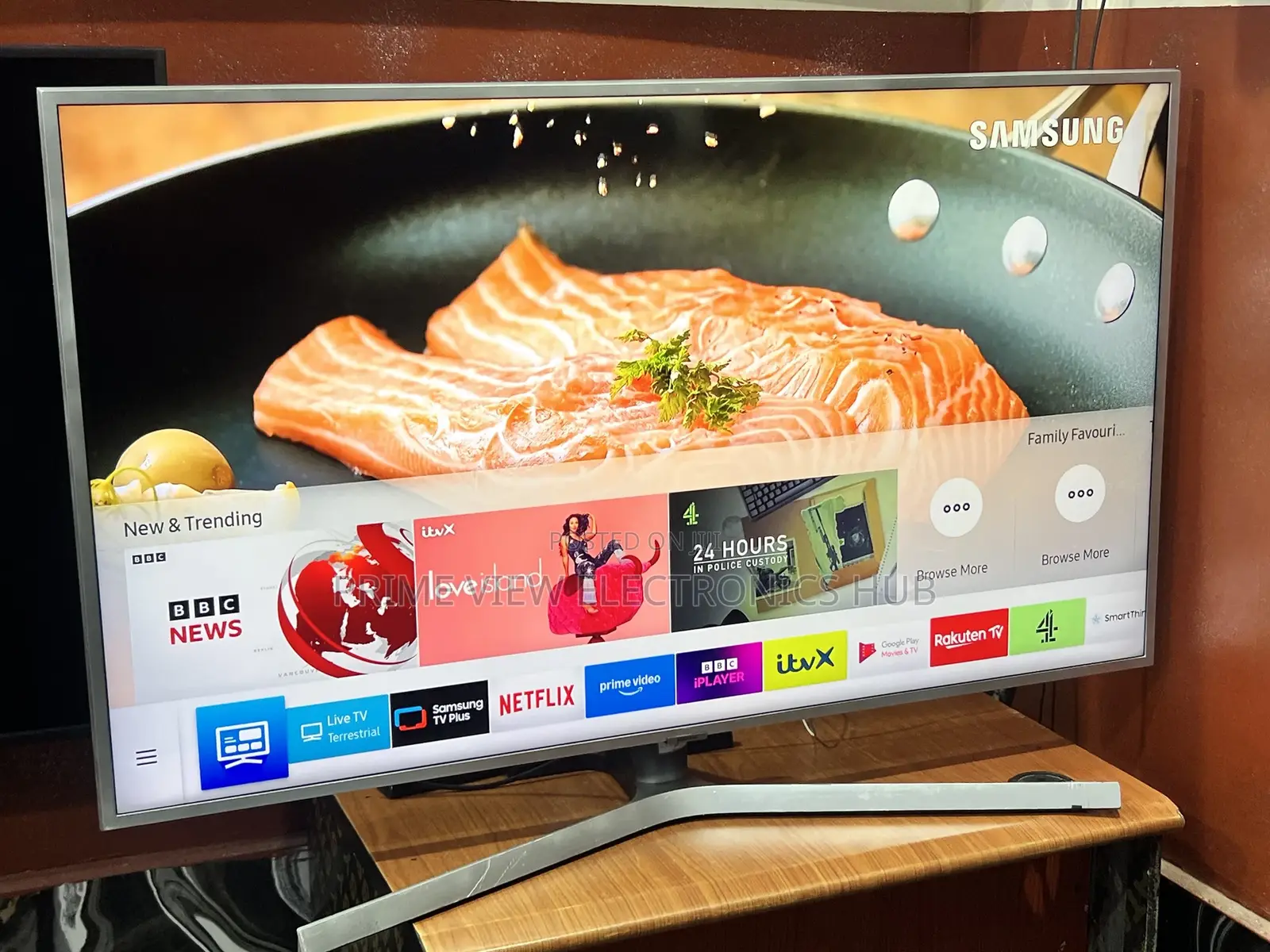 Samsung 50 Inches Uhd Smart Tv Super Clean Sharp Display