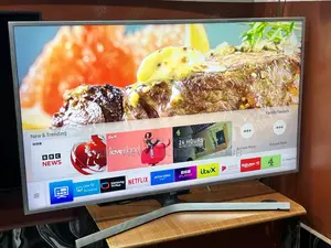 Samsung 50 Inches Uhd Smart Tv Super Clean Sharp Display