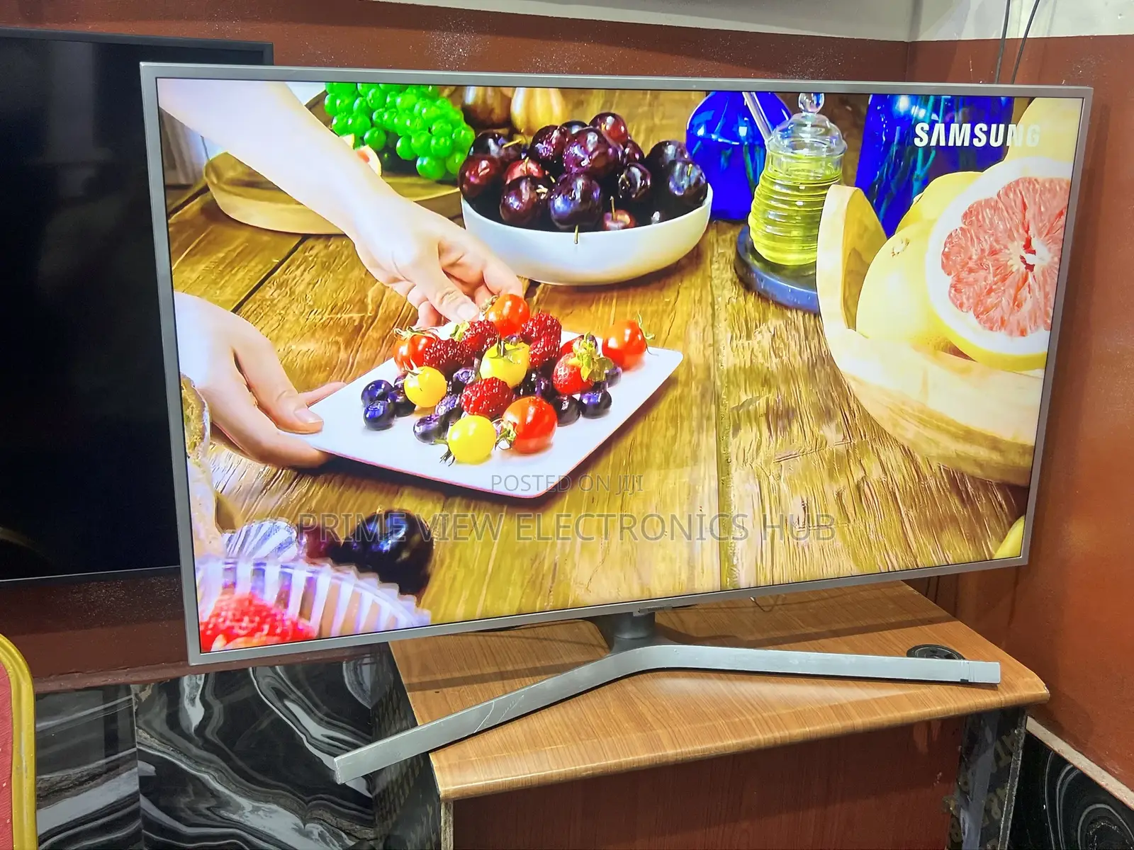 Samsung 50 Inches Uhd Smart Tv Super Clean Sharp Display