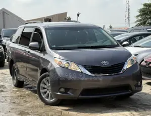 Toyota Sienna LE 8 Passenger 2012 Gray