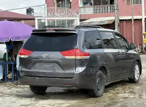 Toyota Sienna LE 8 Passenger 2012 Gray