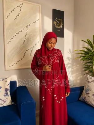 Premium Hand-Beaded Rich Maroon Abaya – Wholesale Retail