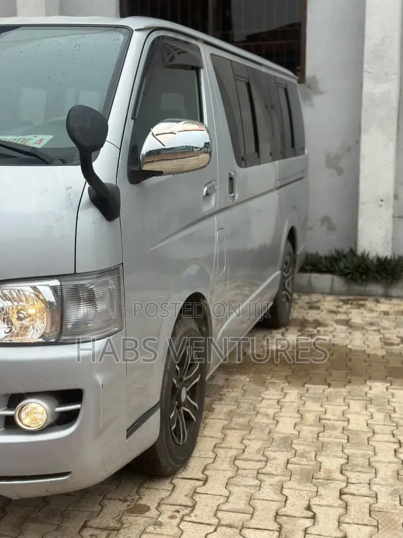 Toyota HiAce 2012 Grey