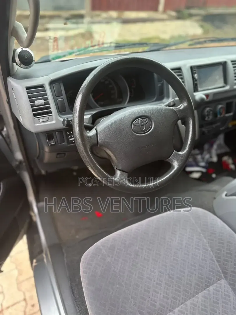 Toyota HiAce 2012 Grey
