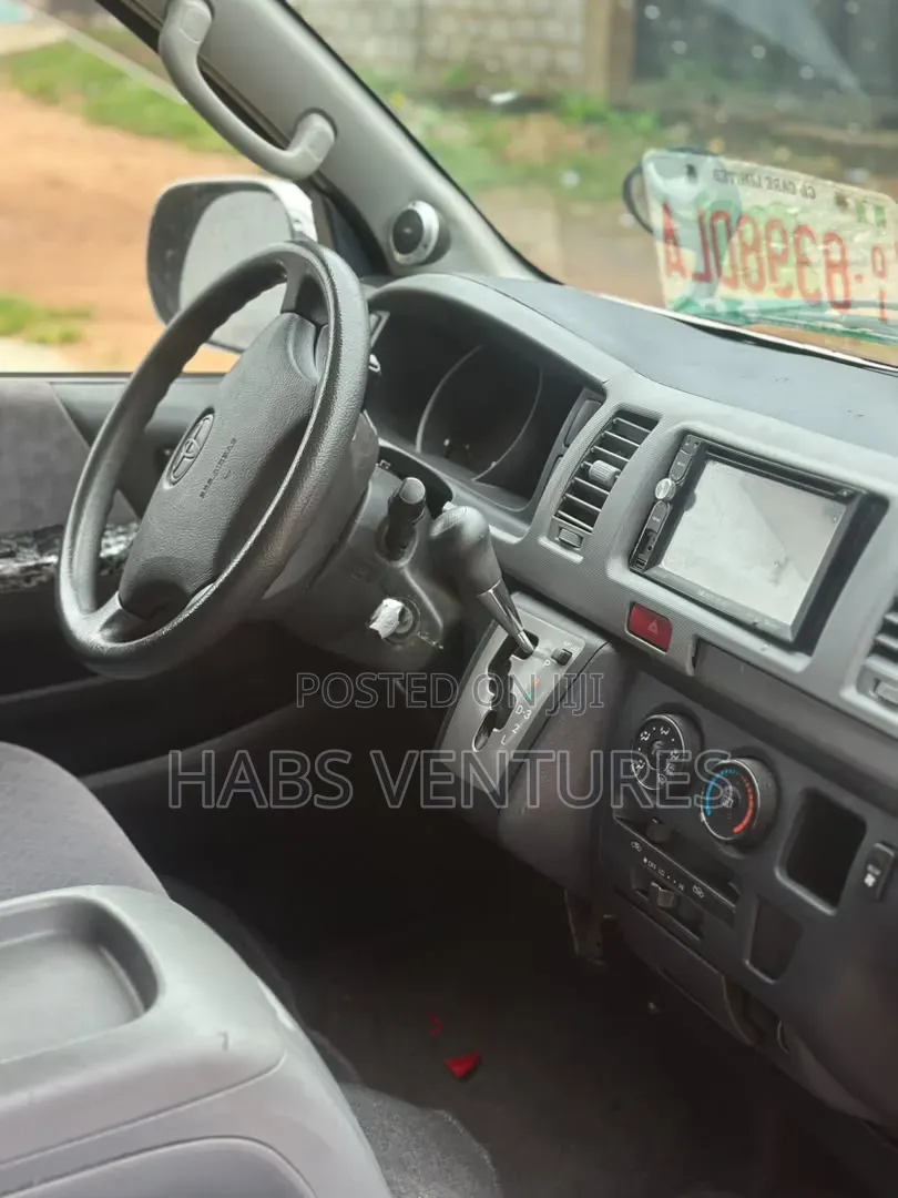 Toyota HiAce 2012 Grey