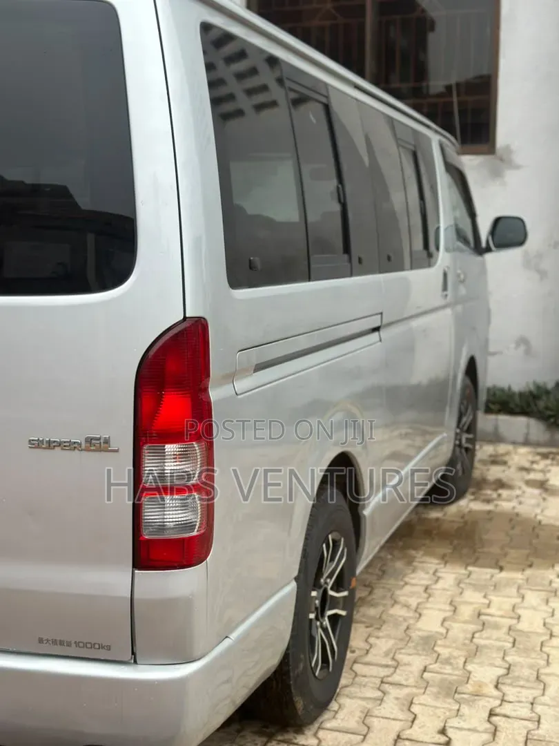 Toyota HiAce 2012 Grey