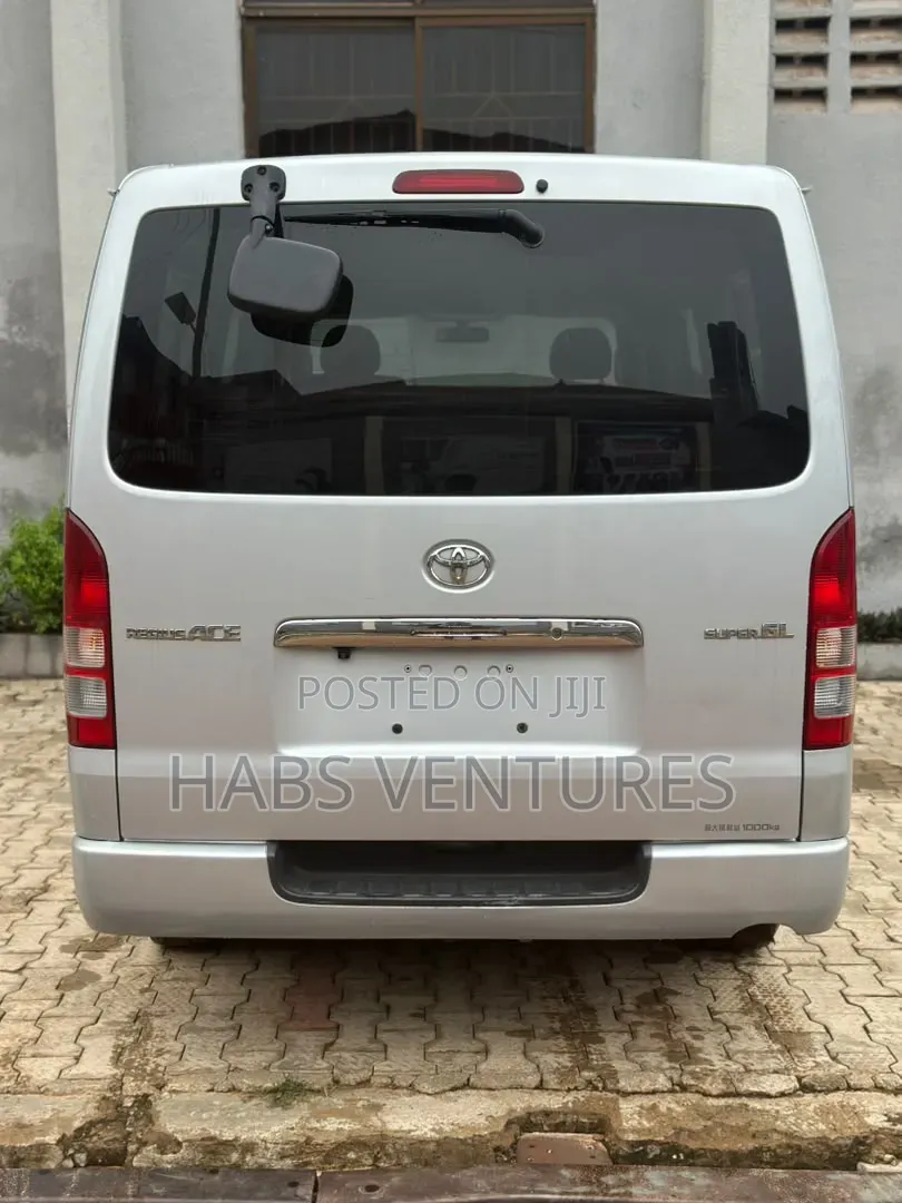Toyota HiAce 2012 Grey