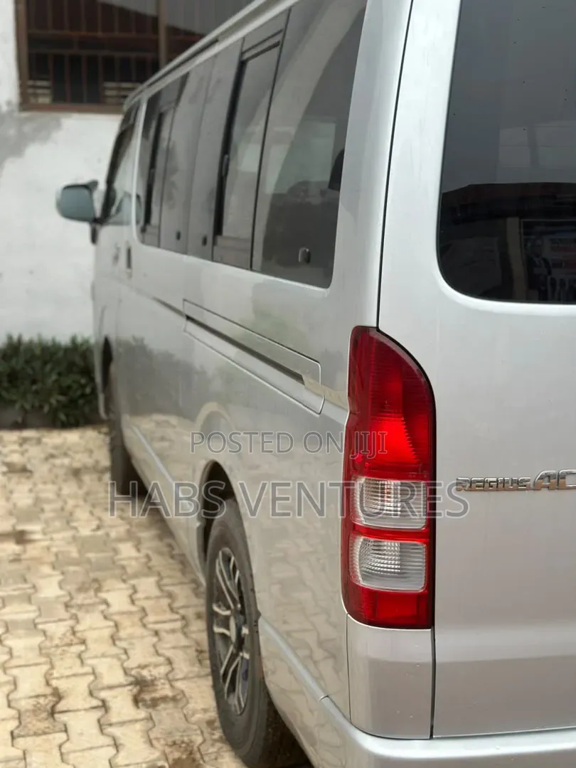 Toyota HiAce 2012 Grey