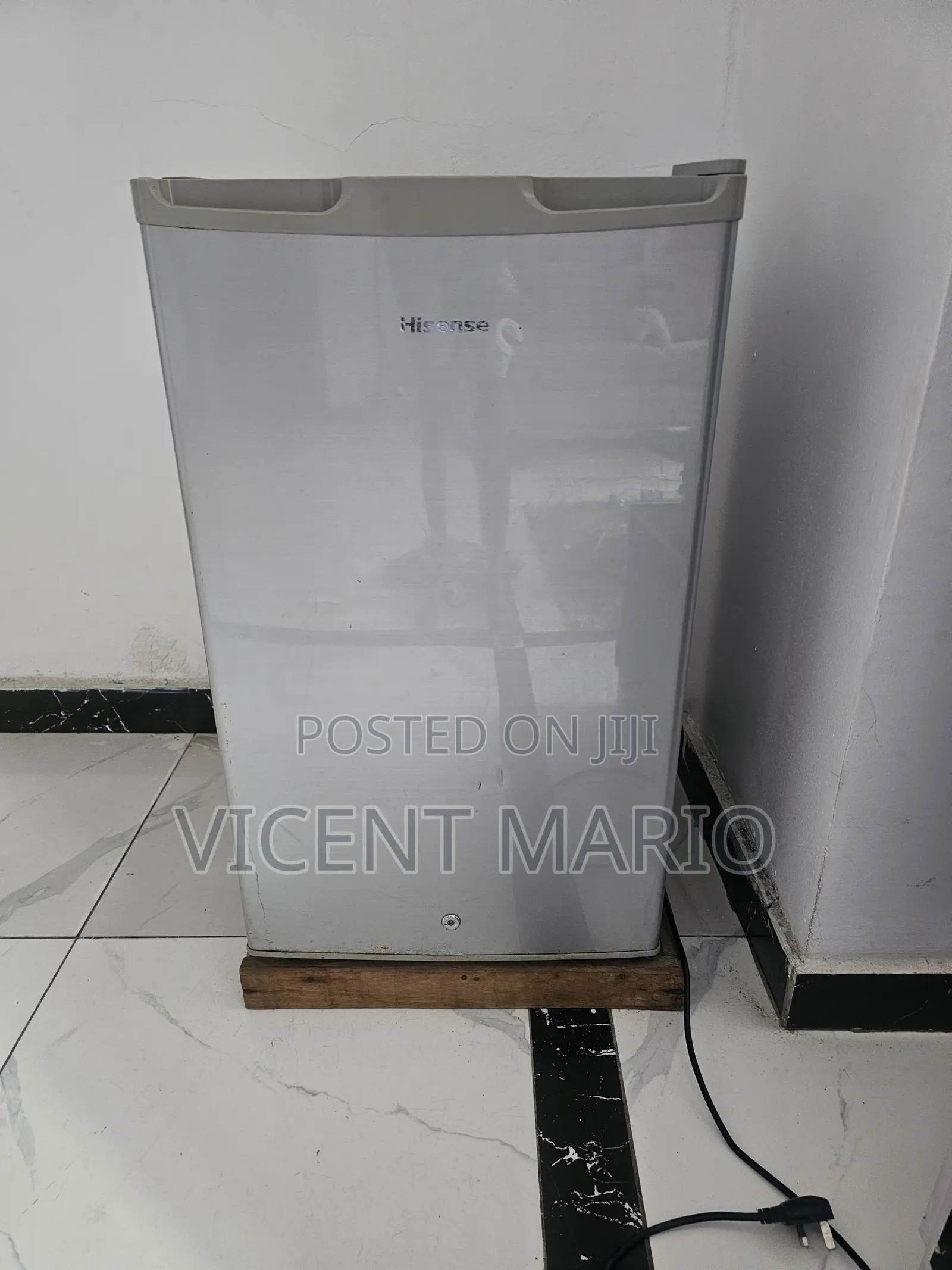 Used Hisense Ref 90l