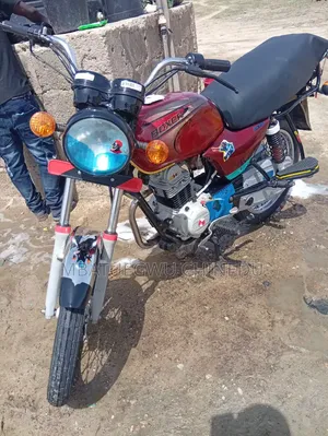 Bajaj Boxer 100 2022 Red