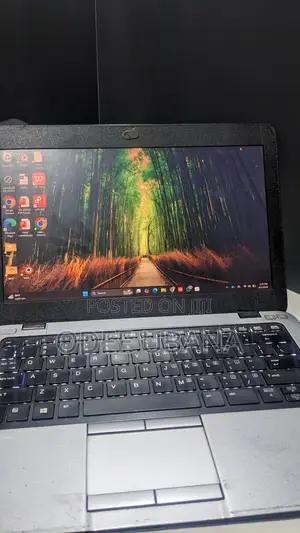 Laptop HP EliteBook 820 8GB Intel Core i5 SSD 256GB