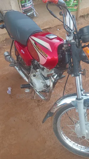 Bajaj Boxer 2025 Red