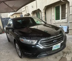 Ford Taurus Limited 4dr Sedan AWD (3.5L 6cyl 6A) 2014 Black