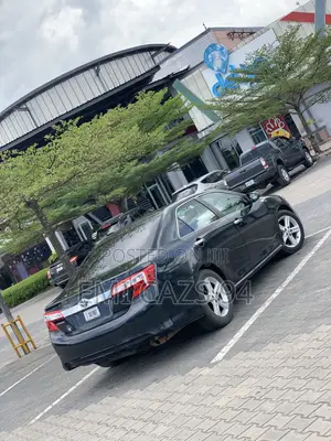 Toyota Camry LE 4dr Sedan (2.5L 4cyl 6A) 2013 Blue