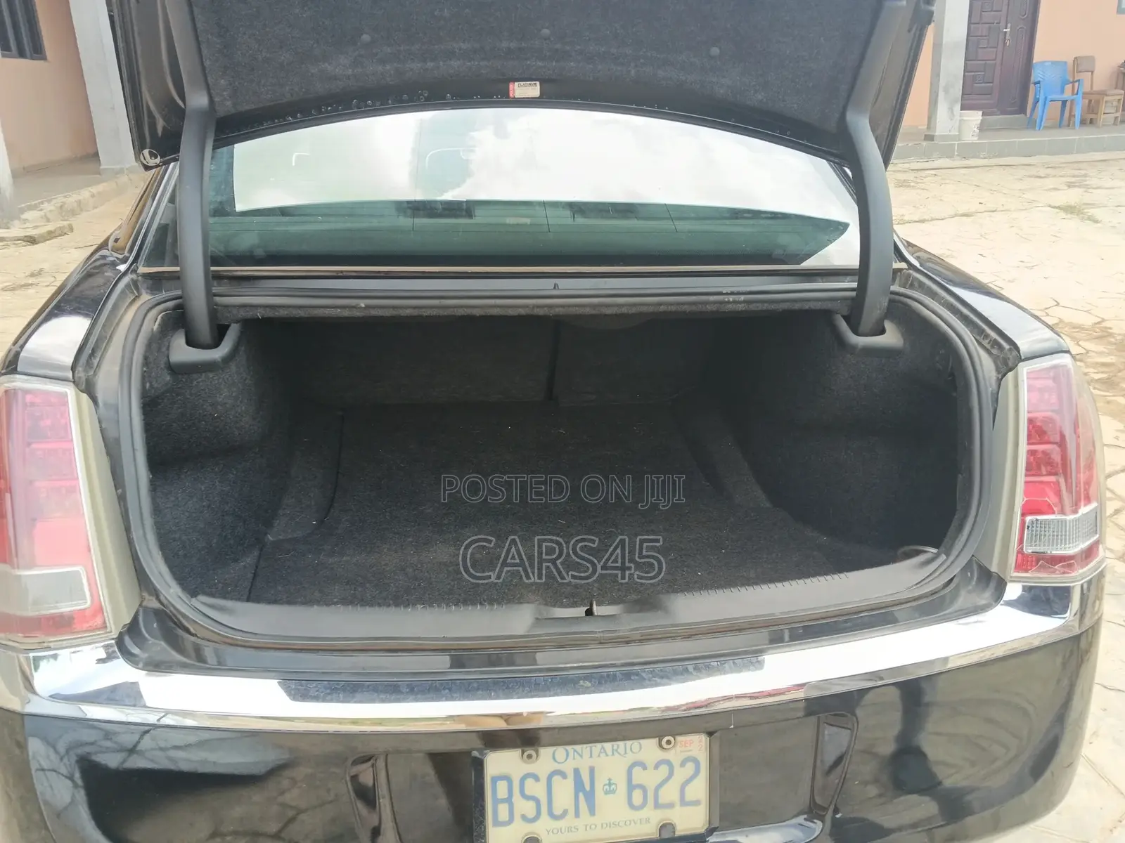 Chrysler 300C 2012 Black
