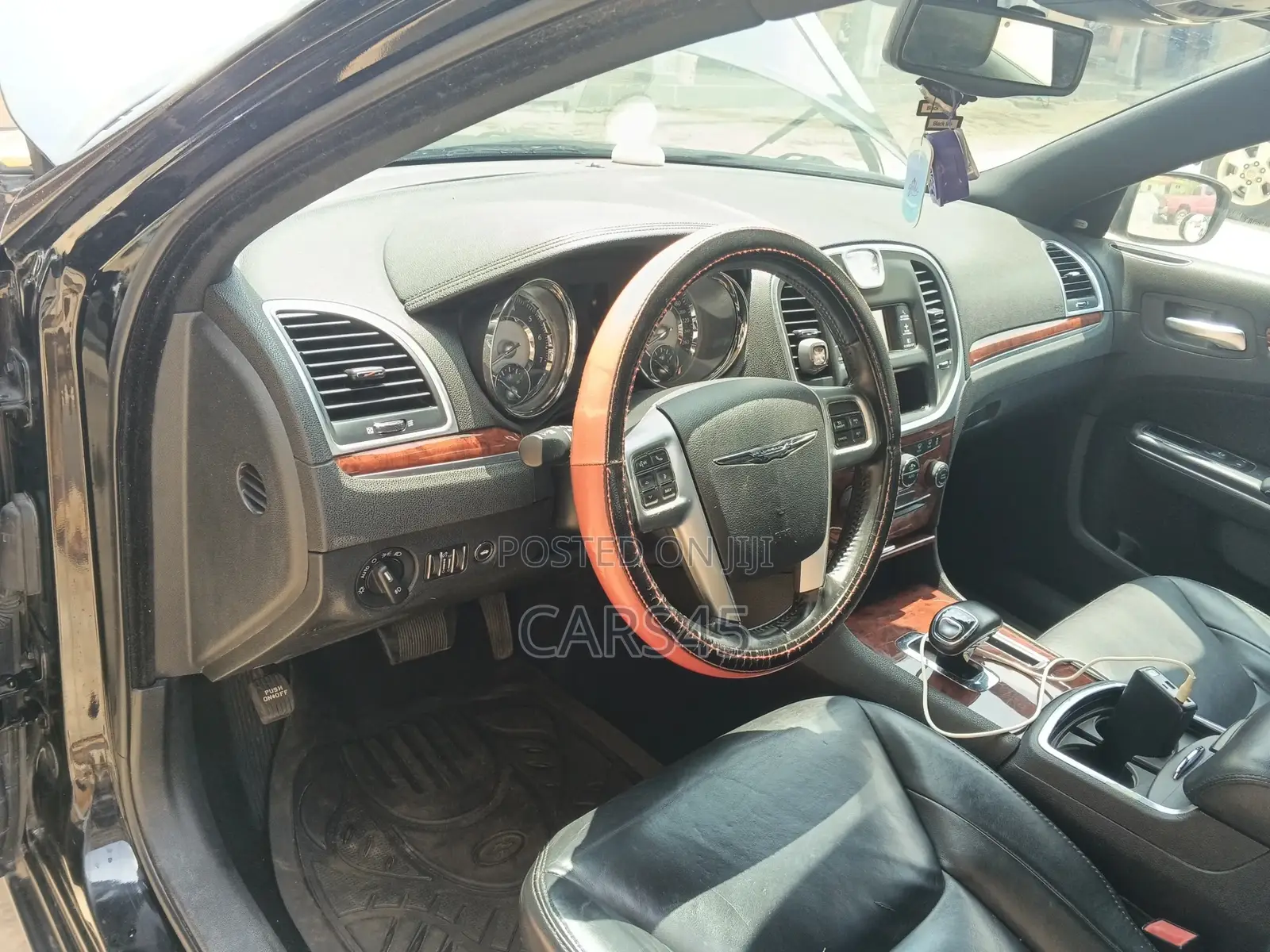 Chrysler 300C 2012 Black