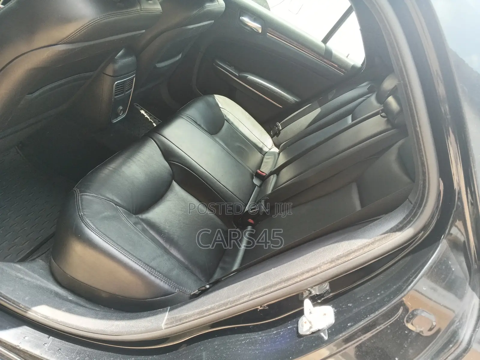 Chrysler 300C 2012 Black