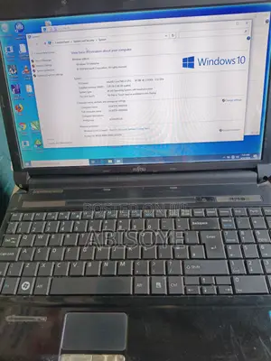 Laptop Fujitsu Lifebook AH530 2GB Intel Core i3 HDD 160GB