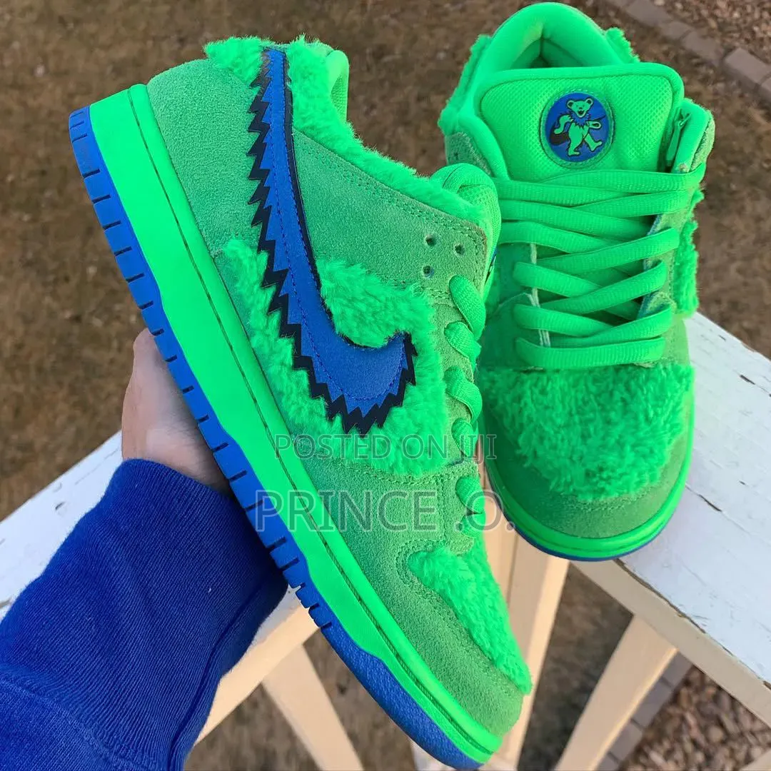 Leaf  Green Nike Sneakers