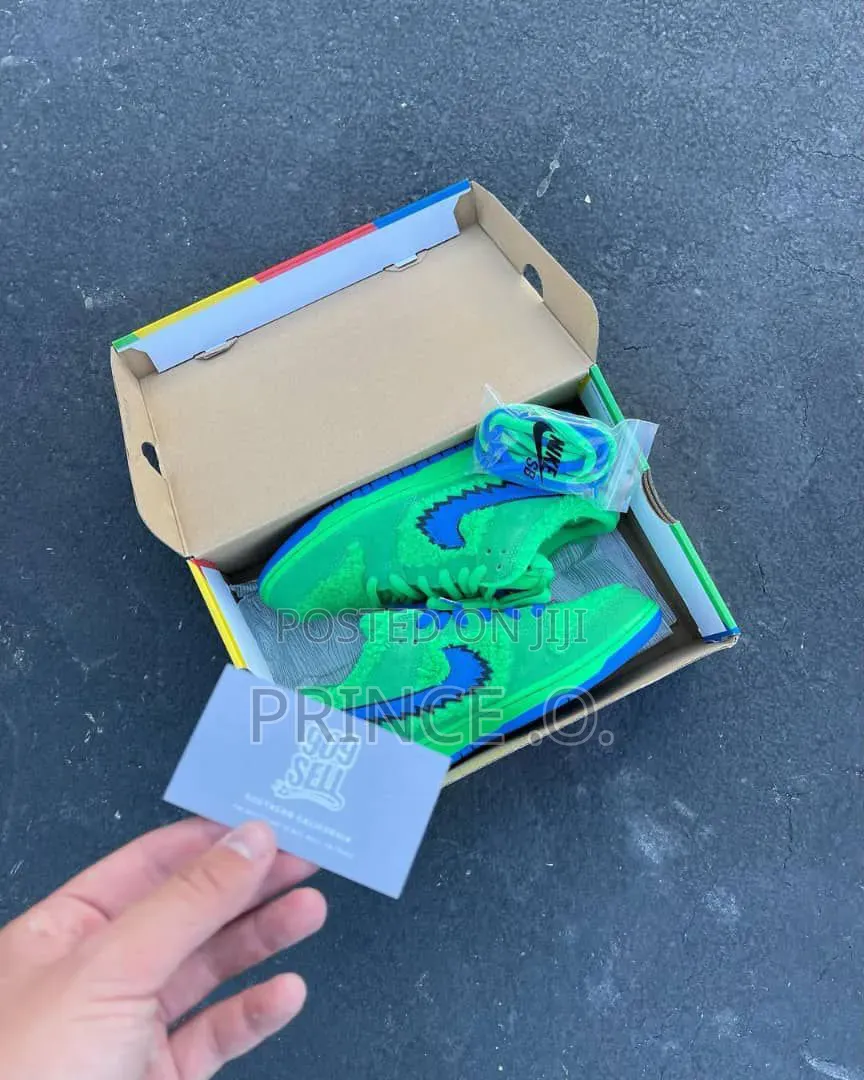 Leaf  Green Nike Sneakers