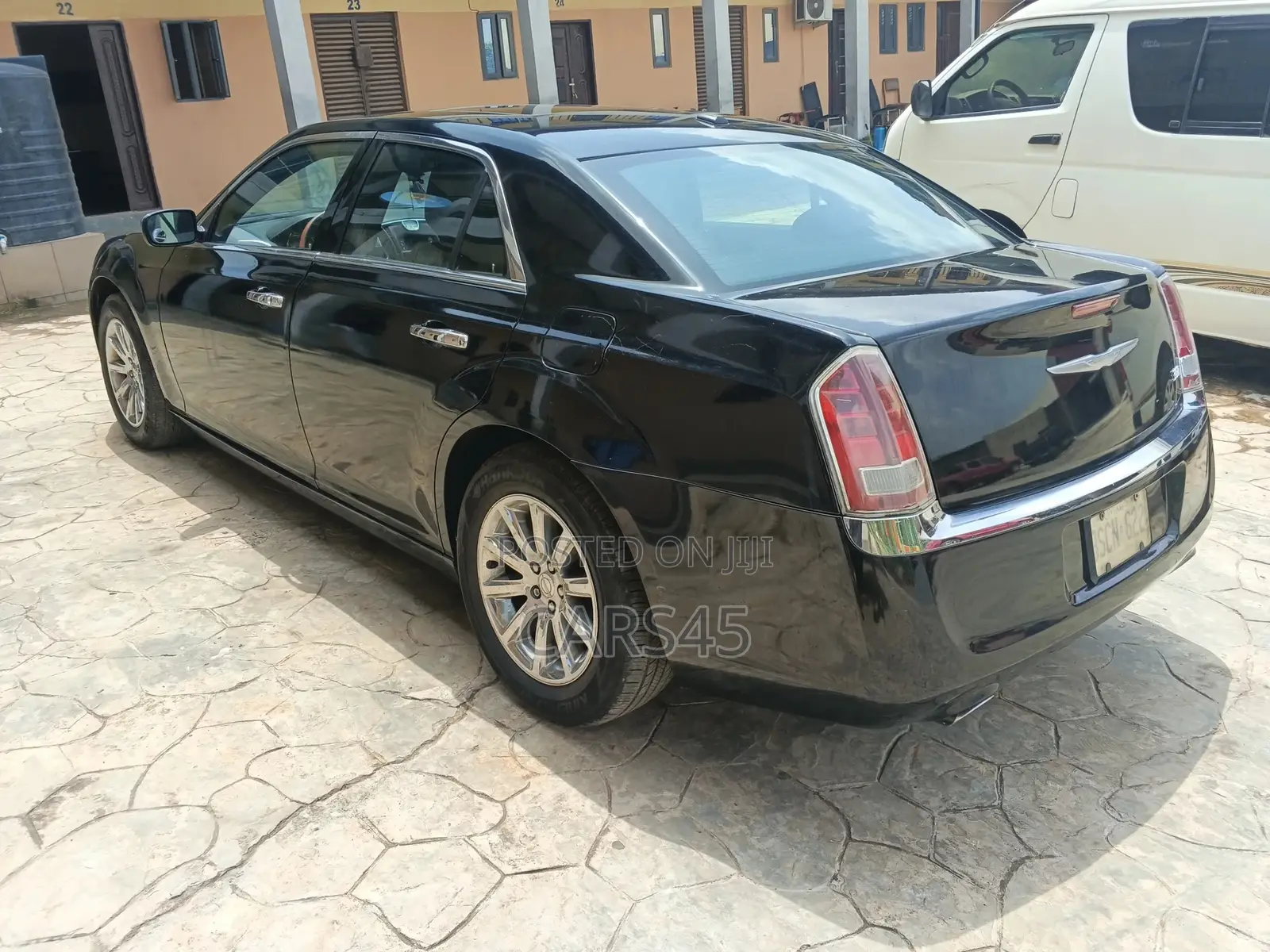 Chrysler 300C 2012 Black