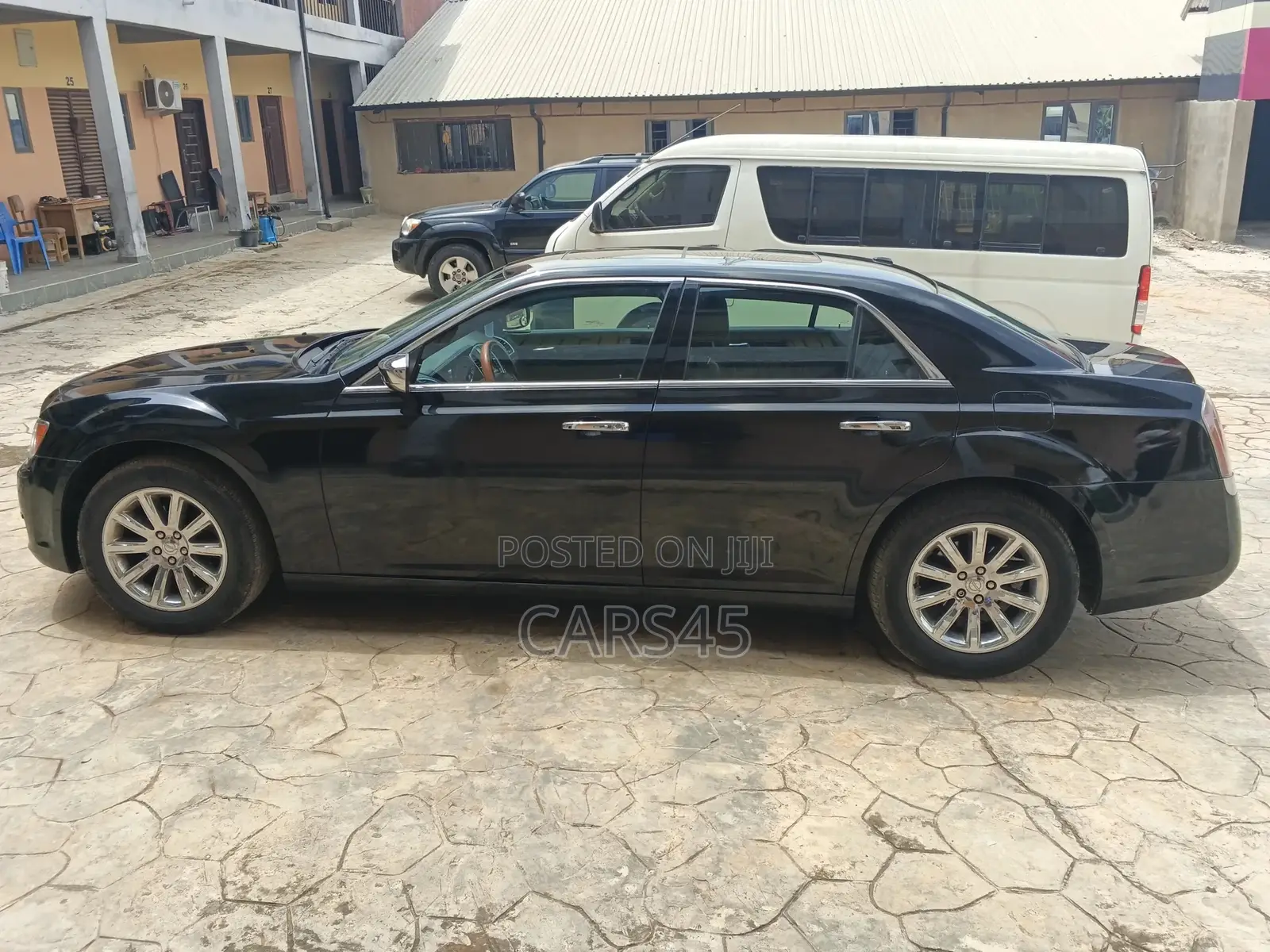 Chrysler 300C 2012 Black