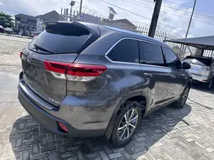 Toyota Highlander 2018 Gray