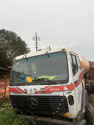 Reg. 12tonnes Mercedes Lpg Bobtail