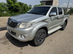 Toyota Hilux 2014 Silver
