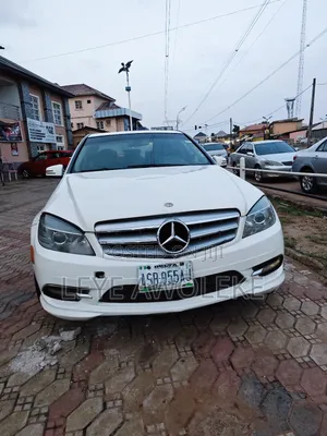 Mercedes-Benz C300 Luxury Sedan AWD (3.0L 6cyl 7A) 2008 White