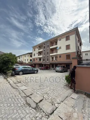 3bdrm Apartment in Lekki Phase 1 for rent