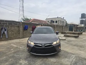 Toyota Camry SE 4dr Sedan (2.5L 4cyl 6A) 2017 Gray