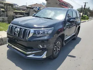 Toyota Land Cruiser Prado 2016 Black