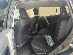 Toyota RAV4 XLE 4dr SUV AWD (2.5L 4cyl 6A) 2018 Gray