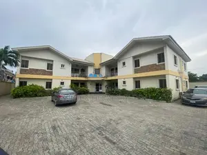 3bdrm Block of Flats in Lekki Phase 1 for rent