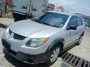 Pontiac Vibe 2004 Silver