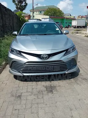 Toyota Camry 2020 Silver