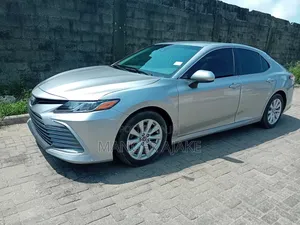 Toyota Camry 2020 Silver