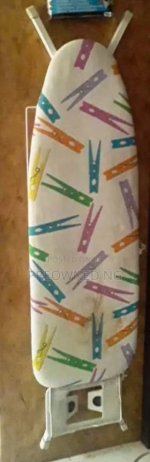 Foldable Wire Mesh Cushioned Ironing Board