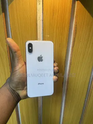 Apple iPhone X 64 GB White