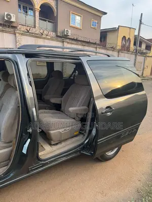 Toyota Sienna 2002 Gray