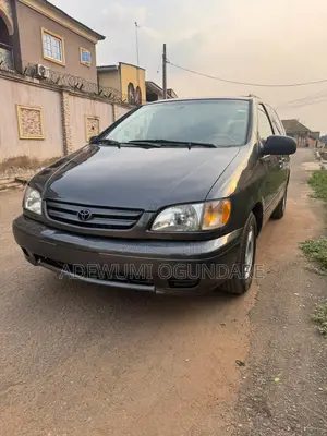 Toyota Sienna 2002 Gray