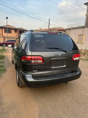 Toyota Sienna 2002 Gray