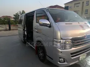 Toyota HiAce 2012 Silver