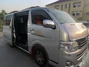 Toyota HiAce 2012 Silver